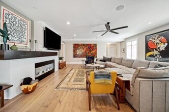 Building Photo - 110 S Washington St