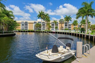 Building Photo - 3050 NE 16th Ave