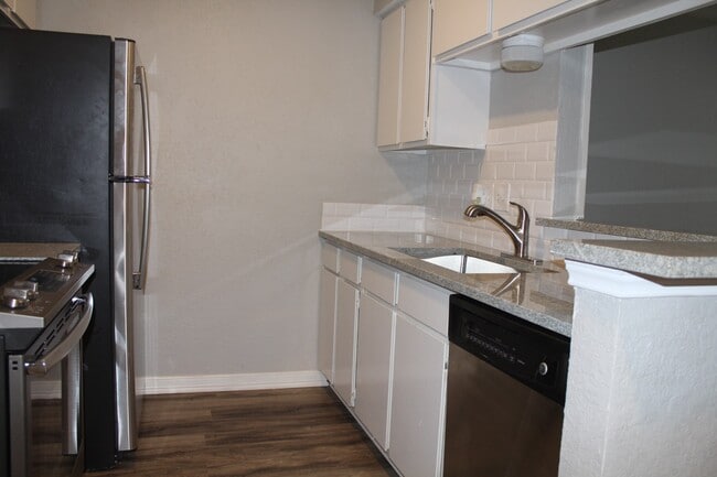 Foto del edificio - 4637 Wild Indigo St