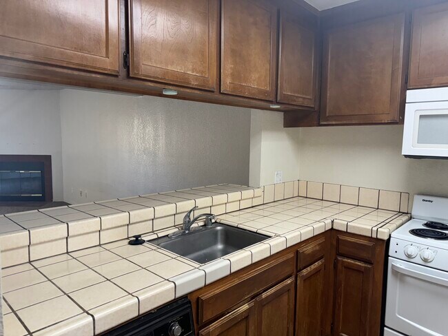 Foto del edificio - 4885 N Backer Ave