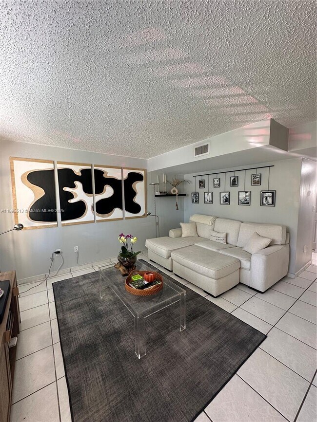 Foto del edificio - 7856 SW 102nd Ln