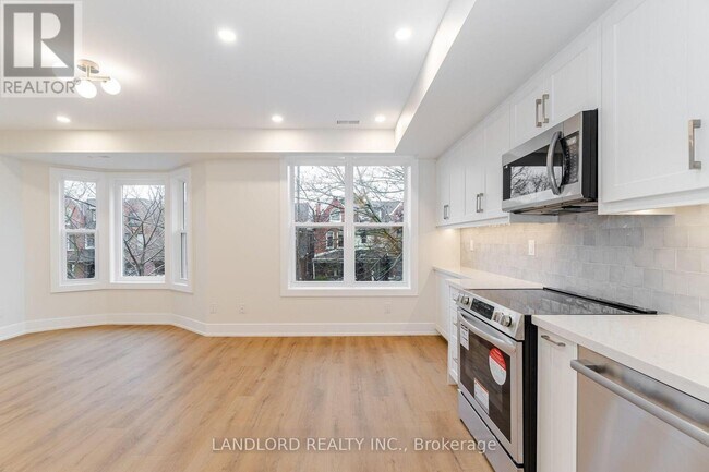 Building Photo - 73 Dewson St