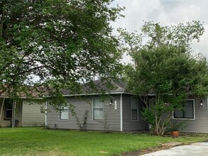 Building Photo - 1305 Zuber Dr