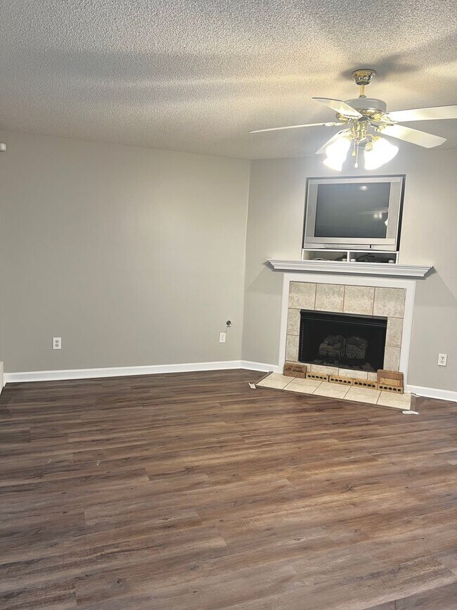 Foto del edificio - Nice 3 bedroom 2 bath home located in Sunset Trace