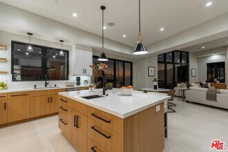 Building Photo - 286 Quadro Vecchio Dr