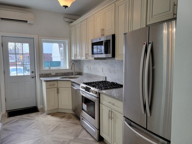 Cocina - 8540 102nd St