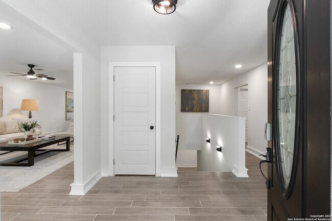 Foto del edificio - 123 E Brandon