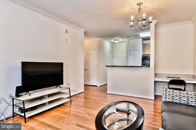 Building Photo - 3810 Lightfoot St
