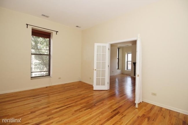 Building Photo - 3055 N Sheffield Ave