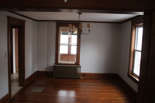 Building Photo - Single Family Home