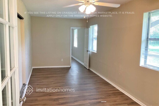 Foto del edificio - 1142 SW 14th St