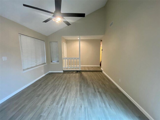 Foto del edificio - 12417 S Dairy Ashford Rd