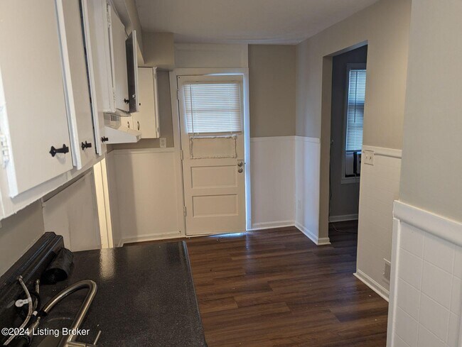 Foto del edificio - 525 W Whitney Ave