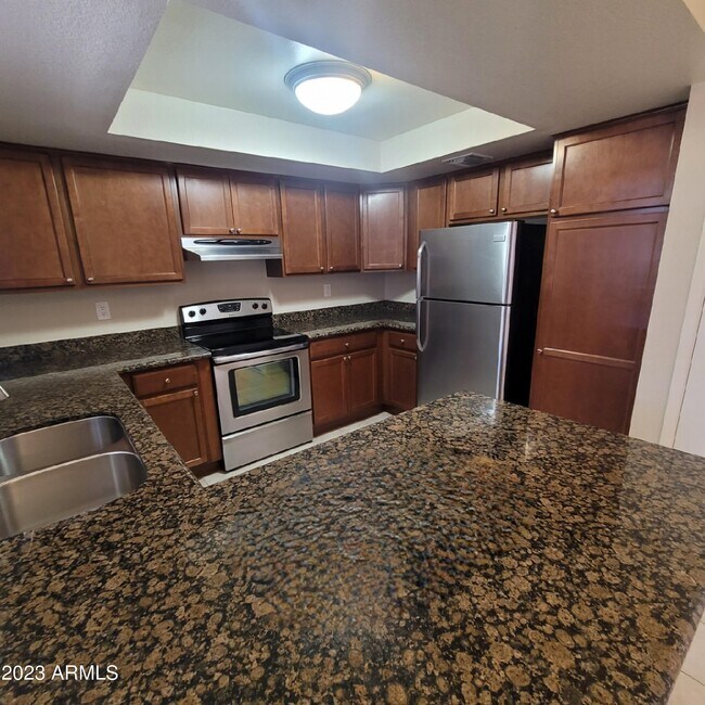Foto del edificio - 12222 N Paradise Vlg Pkwy S