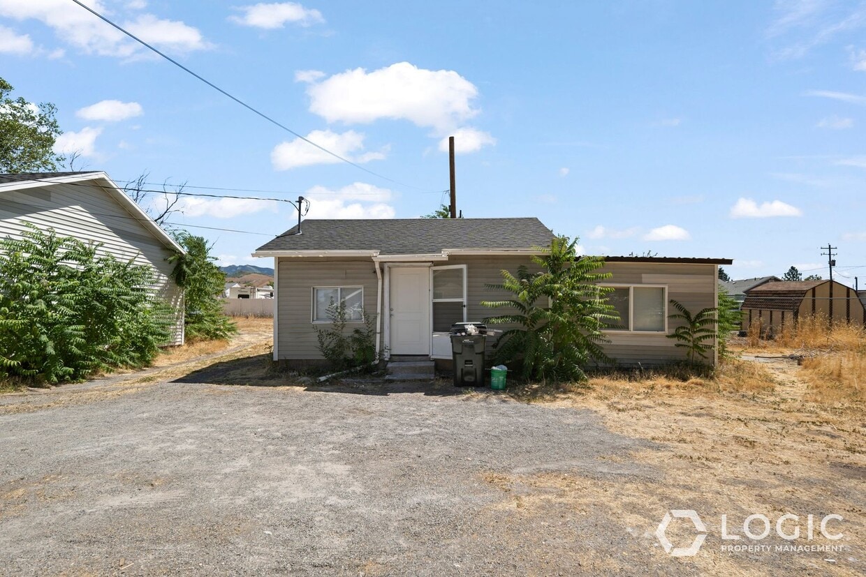 Primary Photo - 457 N 100 E