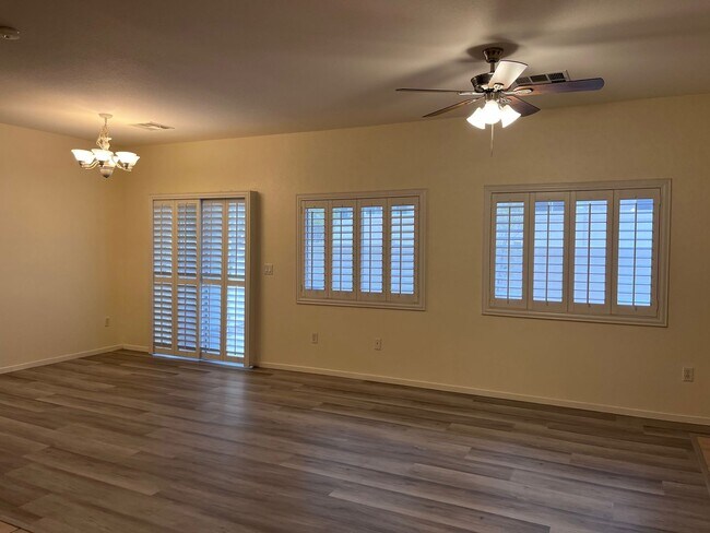 Foto del edificio - Henderson - 3 Bedroom Townhome w/2 car garage