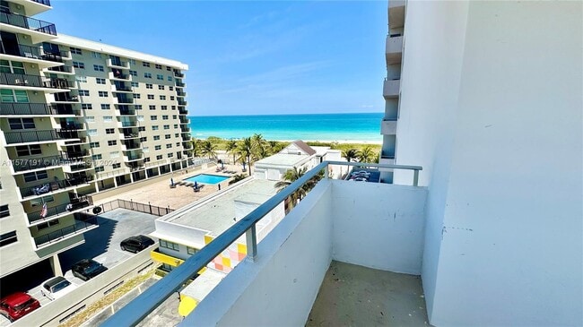 Building Photo - 9225 Collins Ave