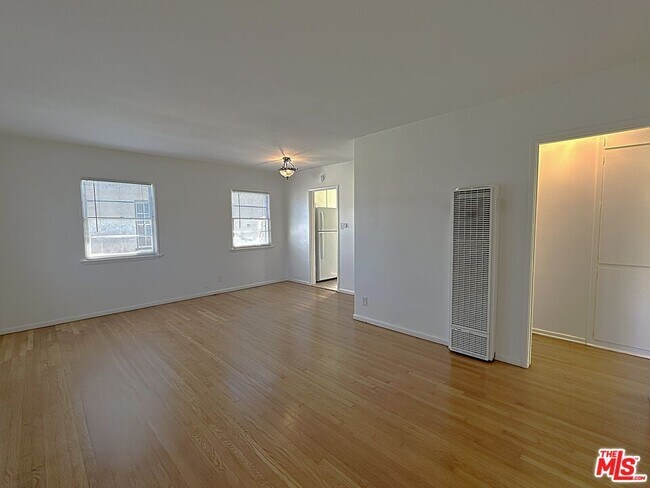 Foto del edificio - 5468 W 120th St