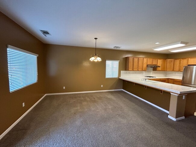 Building Photo - Beautiful 3 Bedroom/2 Bathroom + Office in...