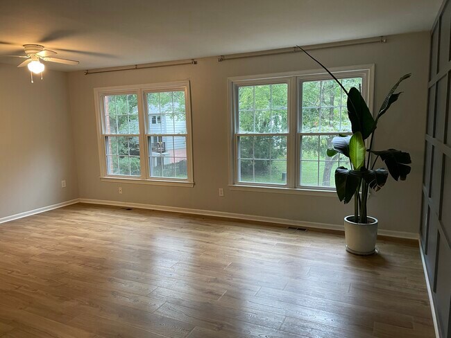 Foto del edificio - 11028 Berrypick Ln