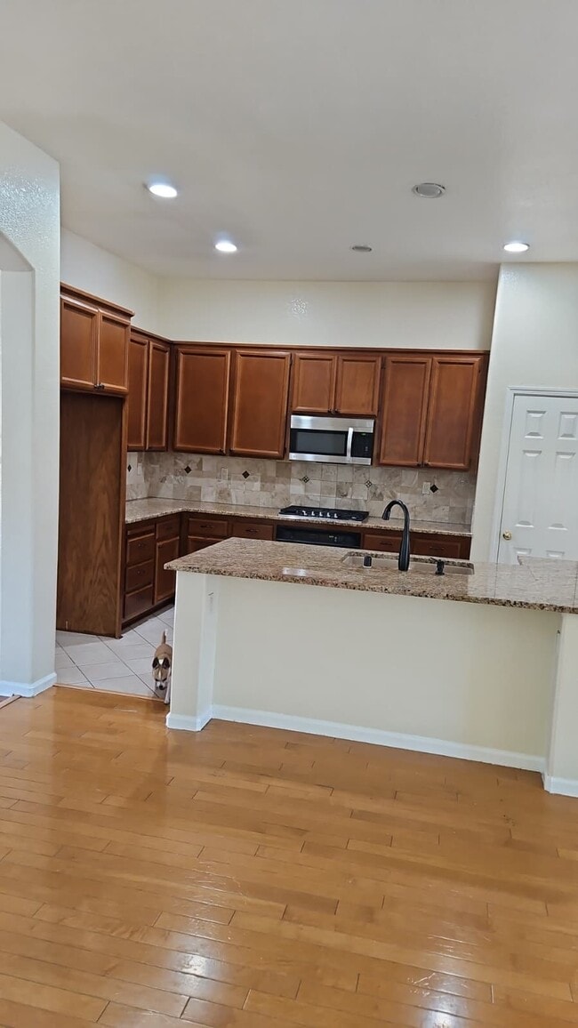 Building Photo - 770 Alcantar Cir