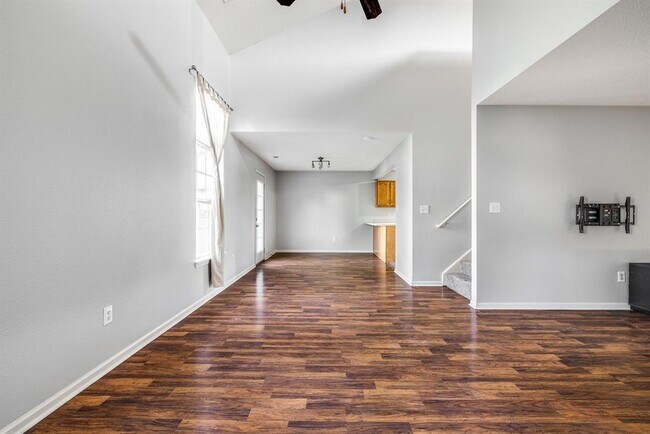 Building Photo - 15439 Ten Point Dr