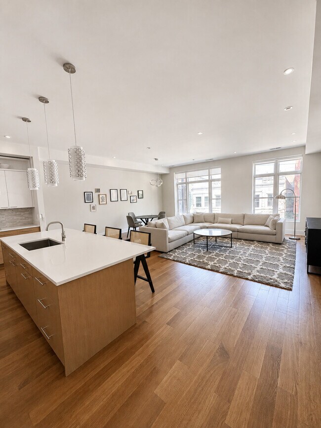Foto del edificio - 2216 N Lincoln Ave