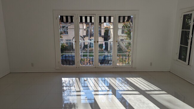 Foto del edificio - 158 S Sycamore Ave
