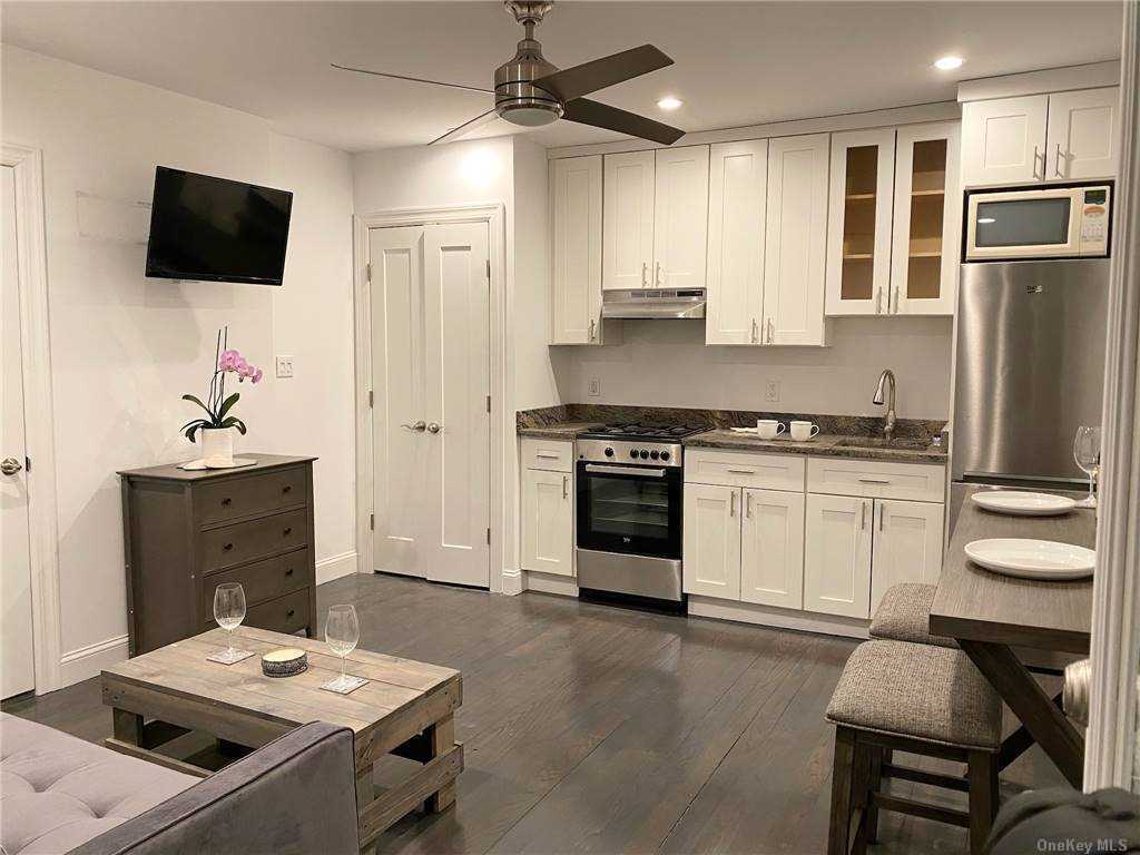 New Full Kitchen - 146 Wilson Ave