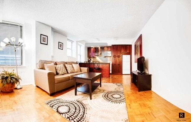 Foto del edificio - 150 W 51st St