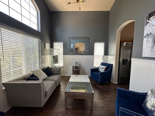 Foto del edificio - Stunning 4-bedroom 4-bathroom Home Close to Fort Carson, Schriever AFB, and Peterson SFB!!!