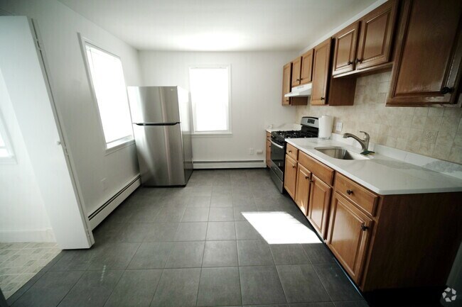 Building Photo - 22 8th St