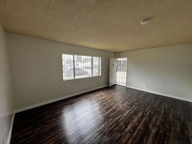 Building Photo - 61ST