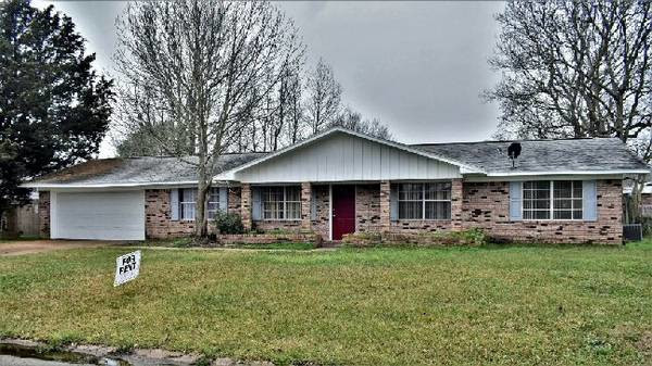 Primary Photo - 905 Sweetgum Drive