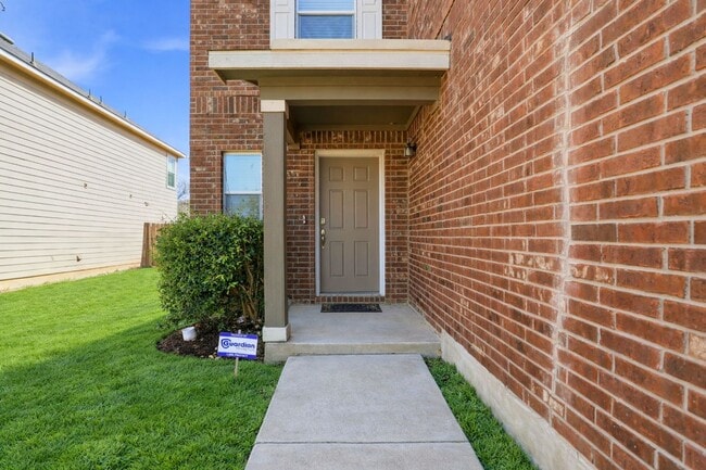 Building Photo - Spacious 4-Bedroom Home with Flexible Floor Plan in Growing West San Antonio