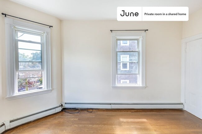 Building Photo - Room in Shared 3 bed/1 bath home