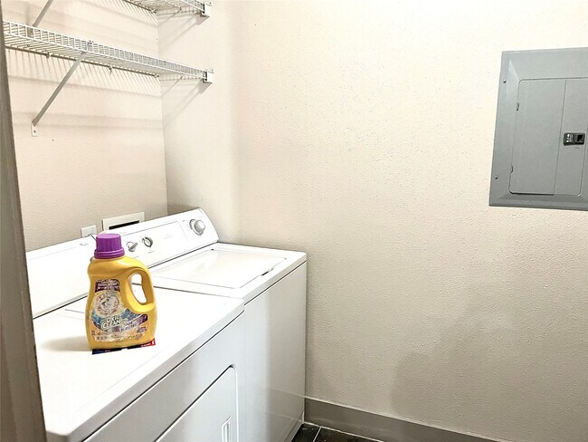 Foto del edificio - 3660 Richmond Ave.