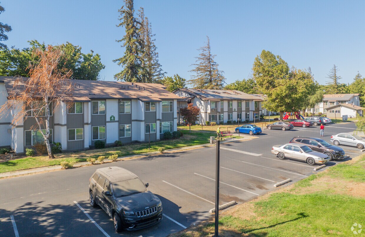 Primary Photo - Oakdale II Apartments