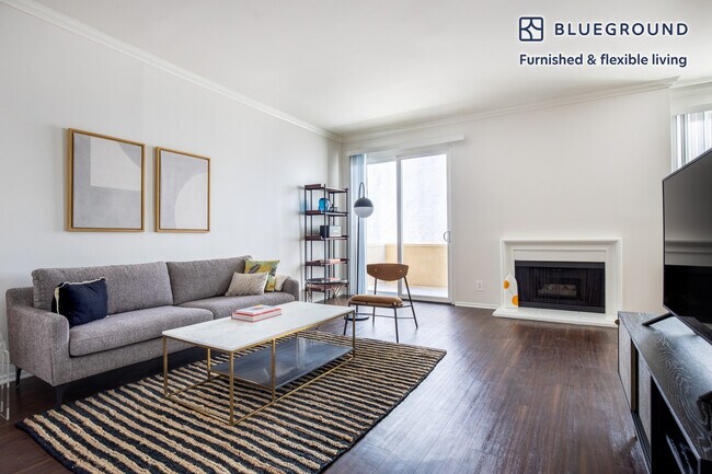 Building Photo - 467 S Arnaz Dr