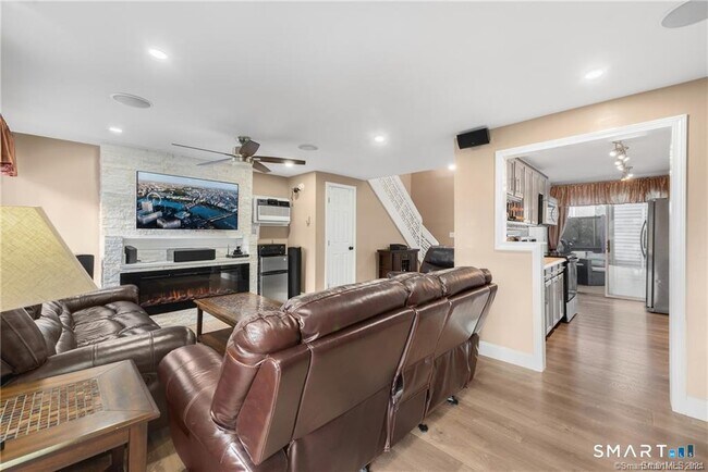 Foto del edificio - 34 Cinnamon Spring