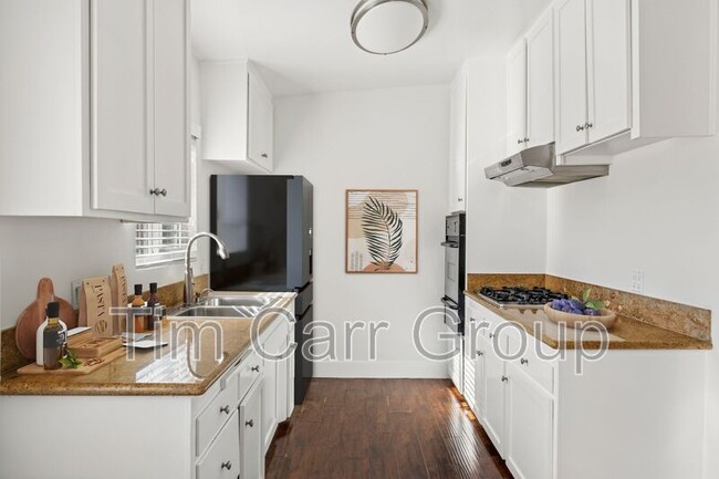 Building Photo - 271 16th Pl
