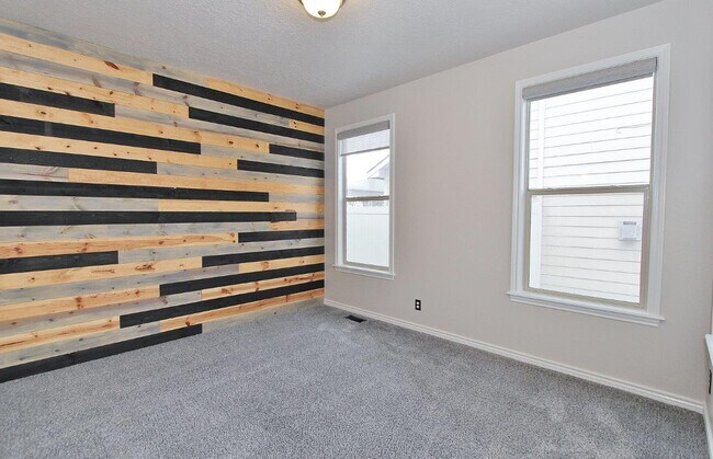 Foto del edificio - 17551 Silk Ave