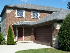 Building Photo - 11871 21 Mile Rd