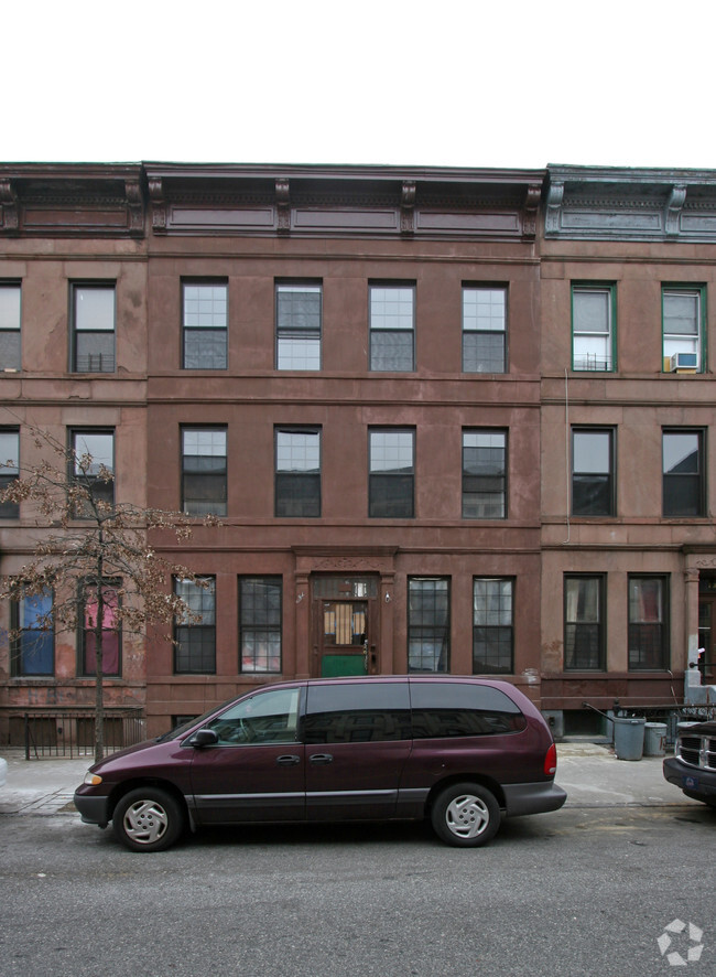 Primary Photo - 1318 Halsey St