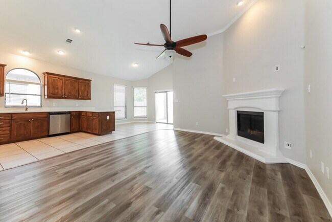 Building Photo - 3232 Buckthorn Ln