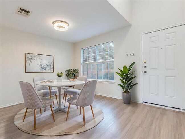 Foto del edificio - 221 Carriage Way