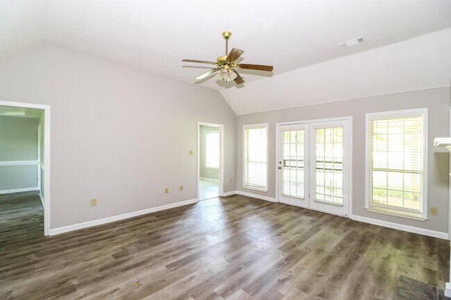 Foto del edificio - 498 W Tipton Lake Cir