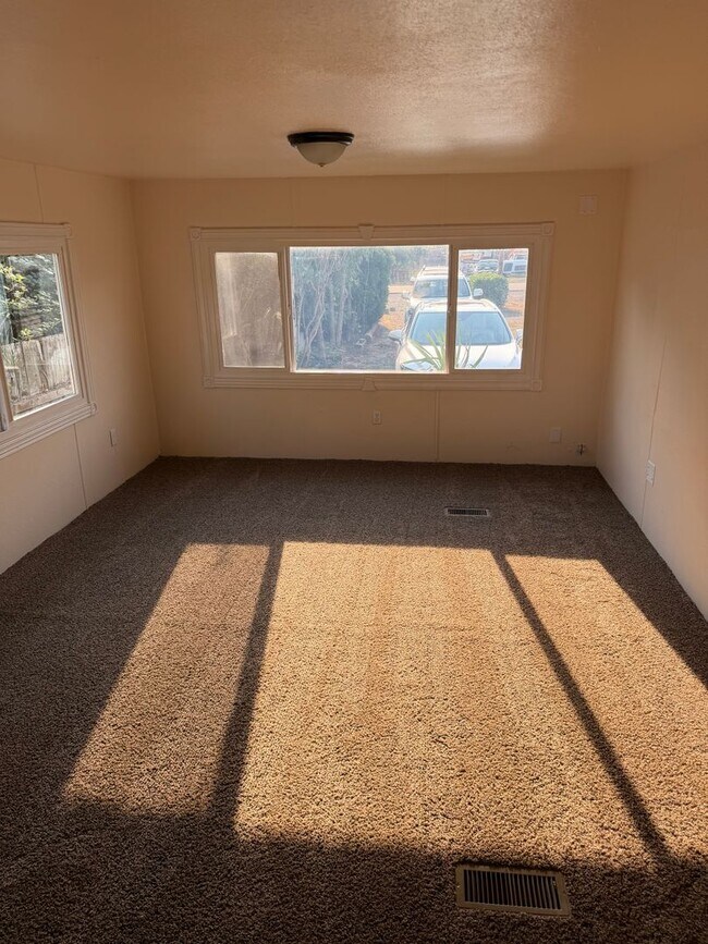 Foto del edificio - 1273 N 33rd St
