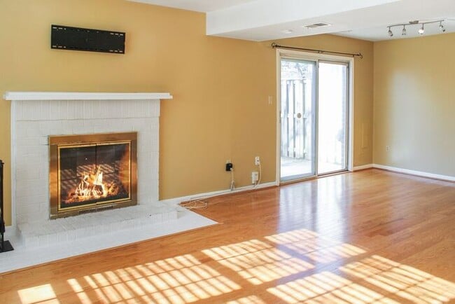 Building Photo - 4543 Rawlings Pl