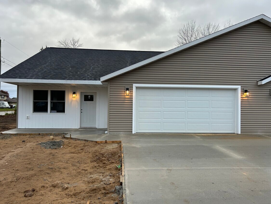 Exterior - 203 Highview Rd
